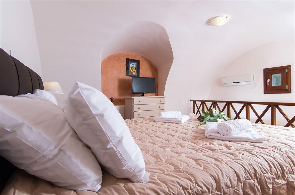 Smaragdi Hotel 3*